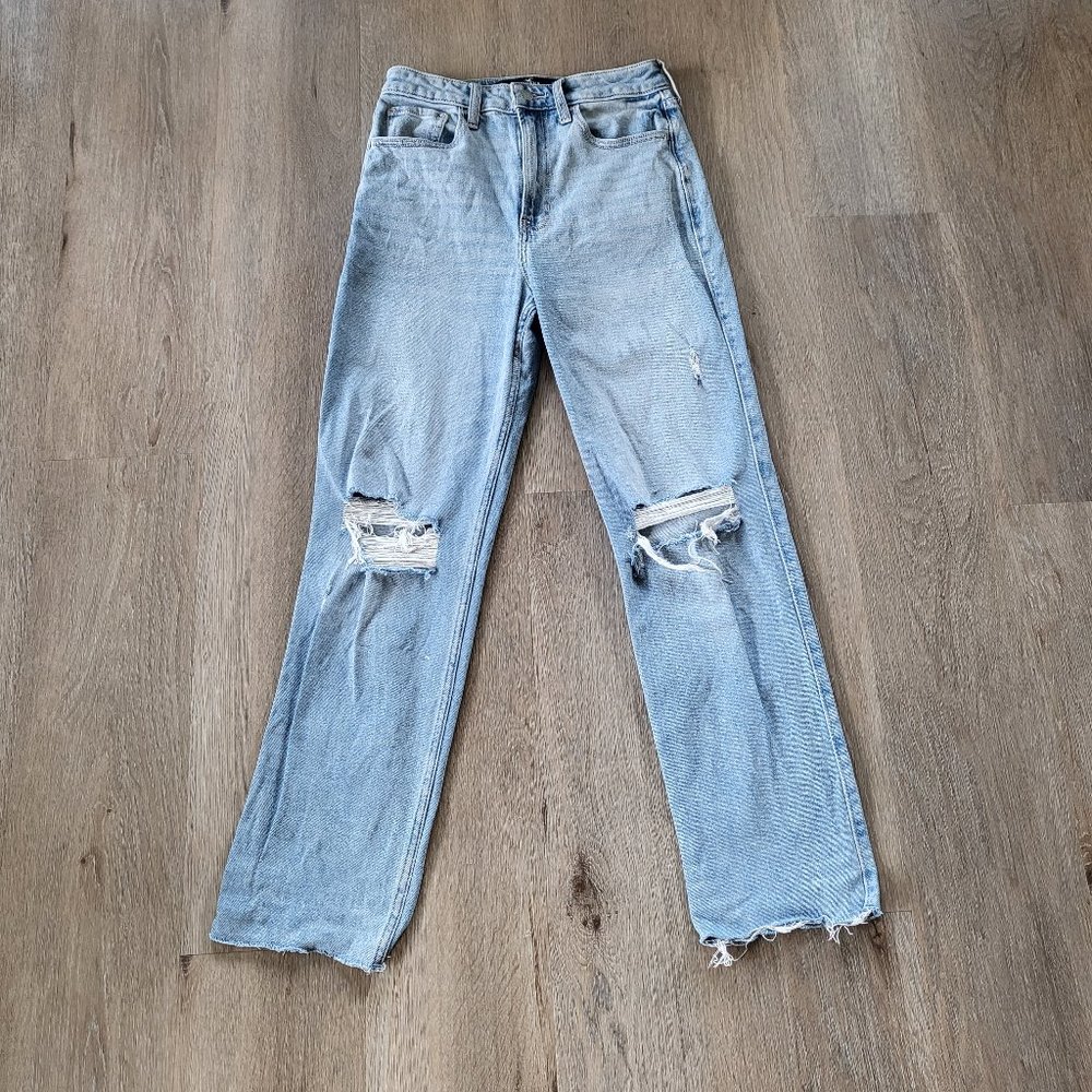 Hollister Ultra High-Rise Vintage Straight Jeans Distressed Size 3 Long
